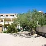 度假居 Mobile Homes Bella 1 比奥格勒·纳·莫鲁