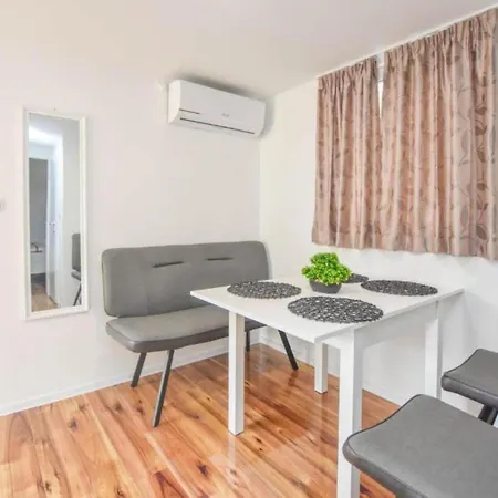 Mobile Homes Bella 1 Biograd Na Moru