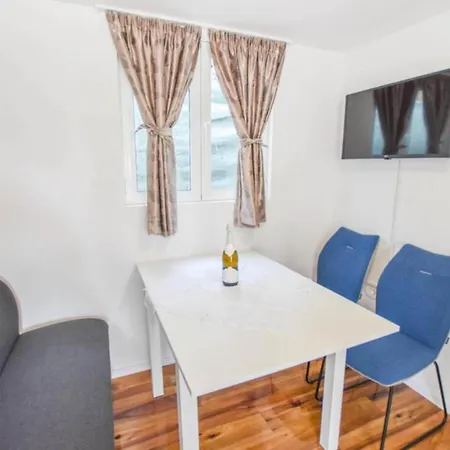 Mobile Homes Bella 1 Biograd Na Moru