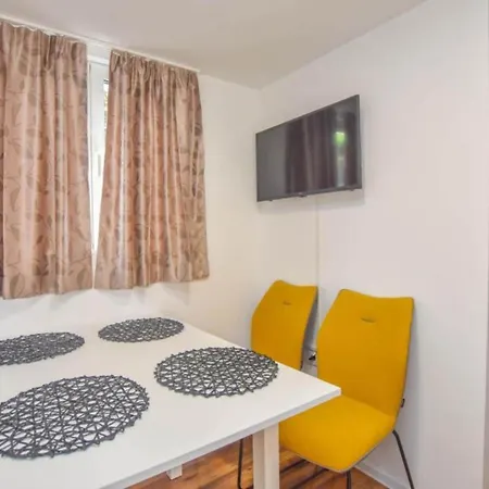 Mobile Homes Bella 1 Tatil Evi Biograd Na Moru