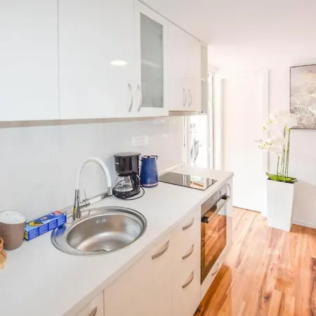 Дом отдыха Mobile Homes Bella 1 *